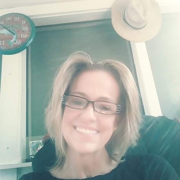 Meet your Posher, Heidi - Picture 1 of 1